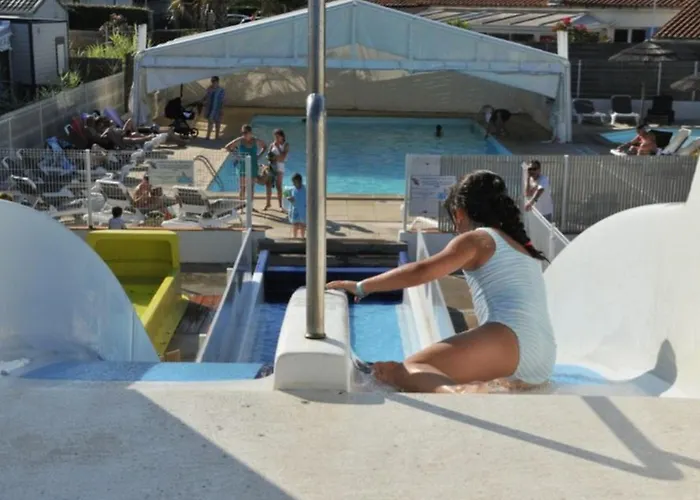 Κάμπινγκ Mobil-home Avec Terrasse A Saint-pierre-d'oleron - Api-1-52-978 Saint-Pierre-d'Oleron