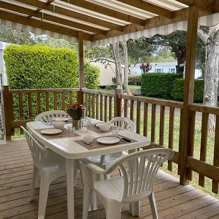 Mobil-home Avec Terrasse à Saint-pierre-d'oléron - Api-1-52-978 *