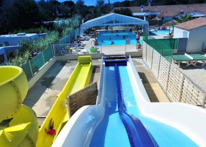 Mobil-home Avec Terrasse à Saint-pierre-d'oléron - Api-1-52-978 Camping